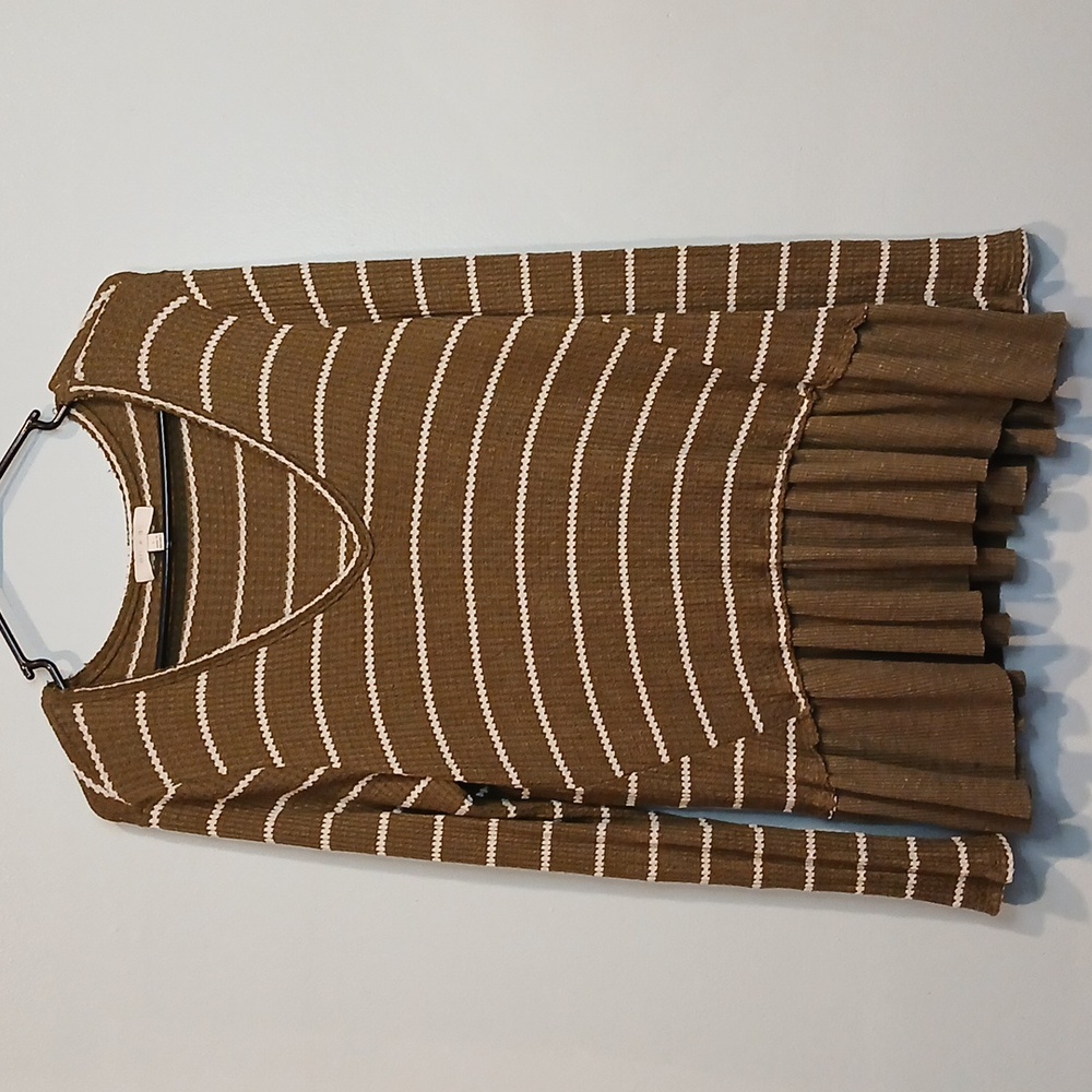 ERI + ALI, size L, armygreen and white color.